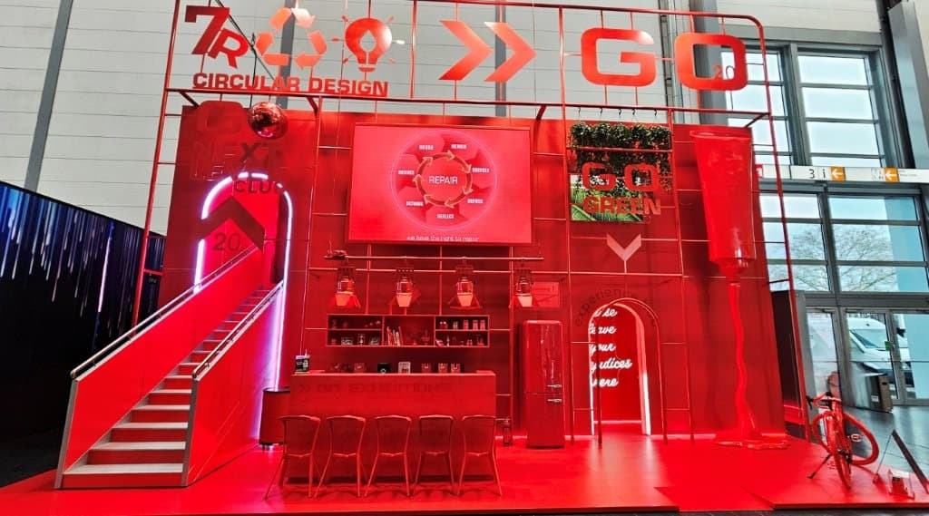 GO Exhibitions' monochrome red, circular exhibition stand